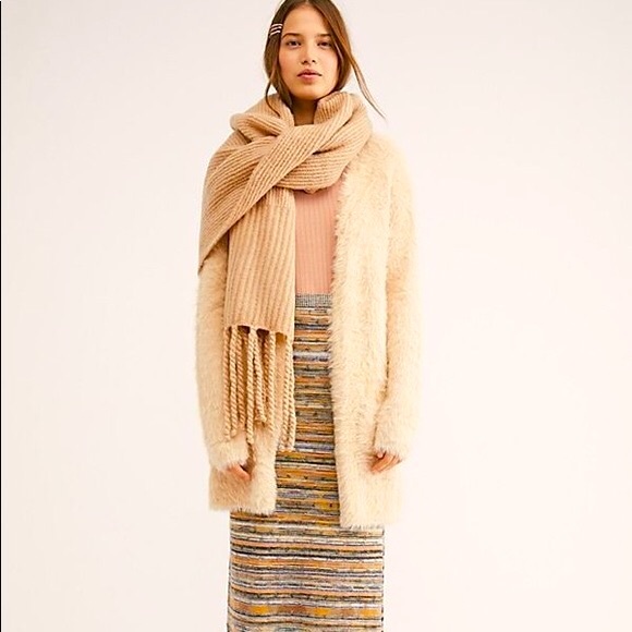 FREE PEOPLE Faux Fur Cardigan NWT Sz M Almond - Picture 3 of 7